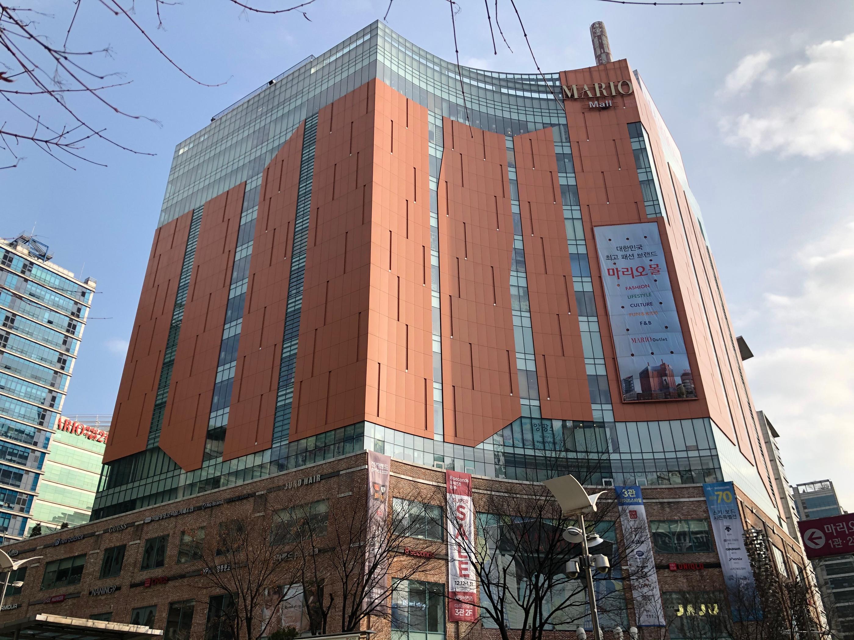 ลดราคาเหลือครึ่งเดียว! Mario Outlet ในโซล ราคาประหนึ่งอันเดอร์กราวน์ช้อปปิ้ง บอกได้คำเดียวว่าคุ้ม!